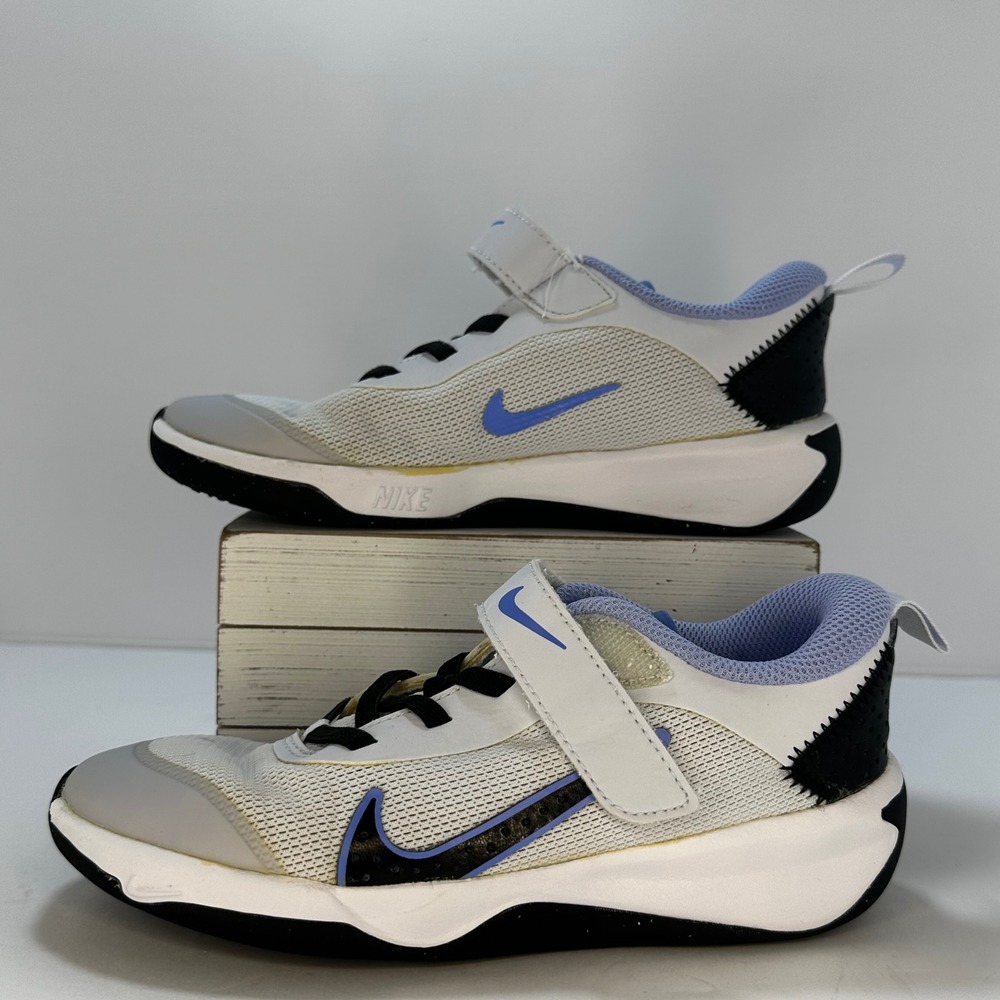 Nike Kids Omni Multi-Court White Blue Black Velcro Strap 009 Size 1Y